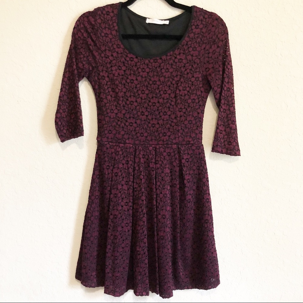 LUSH | 🌷3x$25 Black and wine color lace dress | S